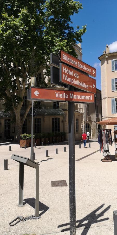 Hotel De L'Amphitheatre Nîmes Exteriör bild